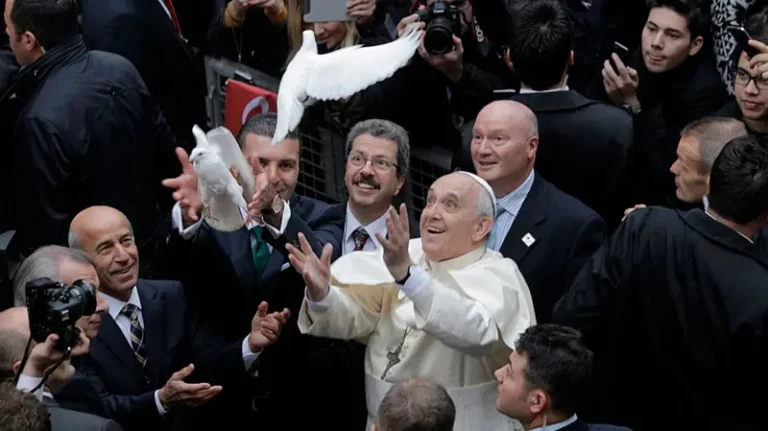 Las escuelas Católicas de la Ciudad, cierran sus puertas por luto al Papa Francisco