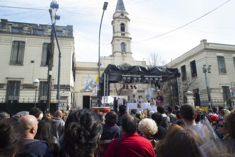 Conmemoración de San Cayetano reúne a miles de devotos