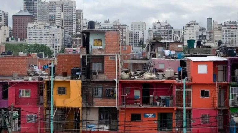 Comunas con mayor proporción de víctimas de robo o hurto según IA