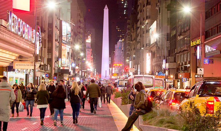San Nicolás, corazón laboral y festivo de Buenos Aires