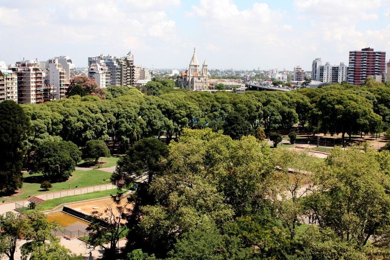  De polvorín a pulmón verde: la transformación de Parque Chacabuco y la resignificación del suelo urbano