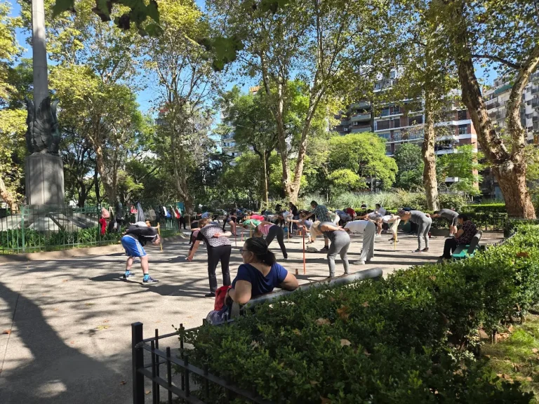 Un renovado espacio verde que vuelve a latir en el corazón del barrio de Almagro.