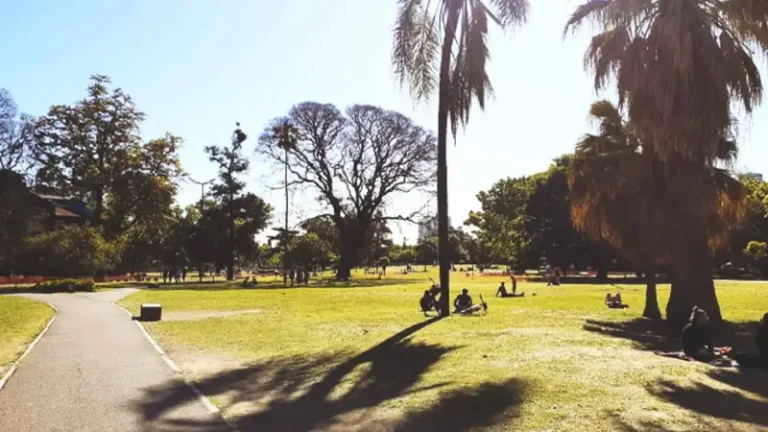 Saavedra se renueva: nuevos espacios de juego sobre la avenida García del Río para disfrutar en familia