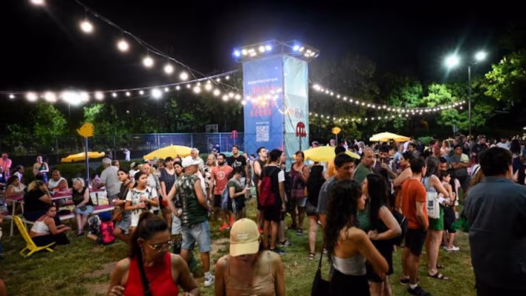 Villa Devoto se viste de fiesta con cine, música, gastronomía y entrada libre